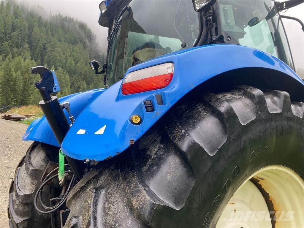 New Holland T7040 Tractoren