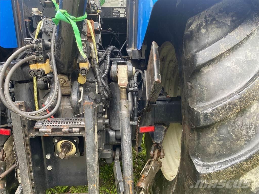 New Holland T7040 Tractoren