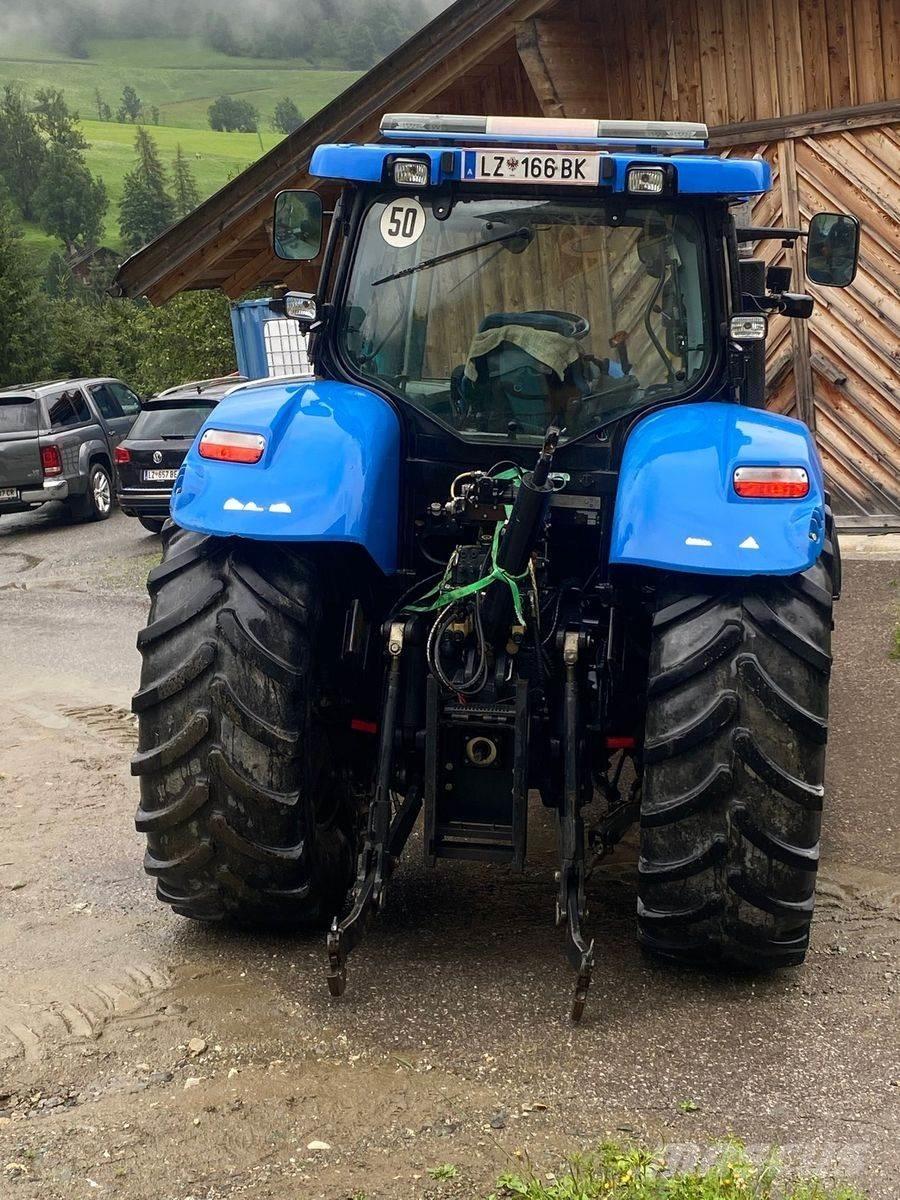 New Holland T7040 Tractoren