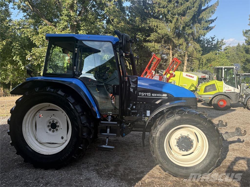 New Holland TS115 Tractoren