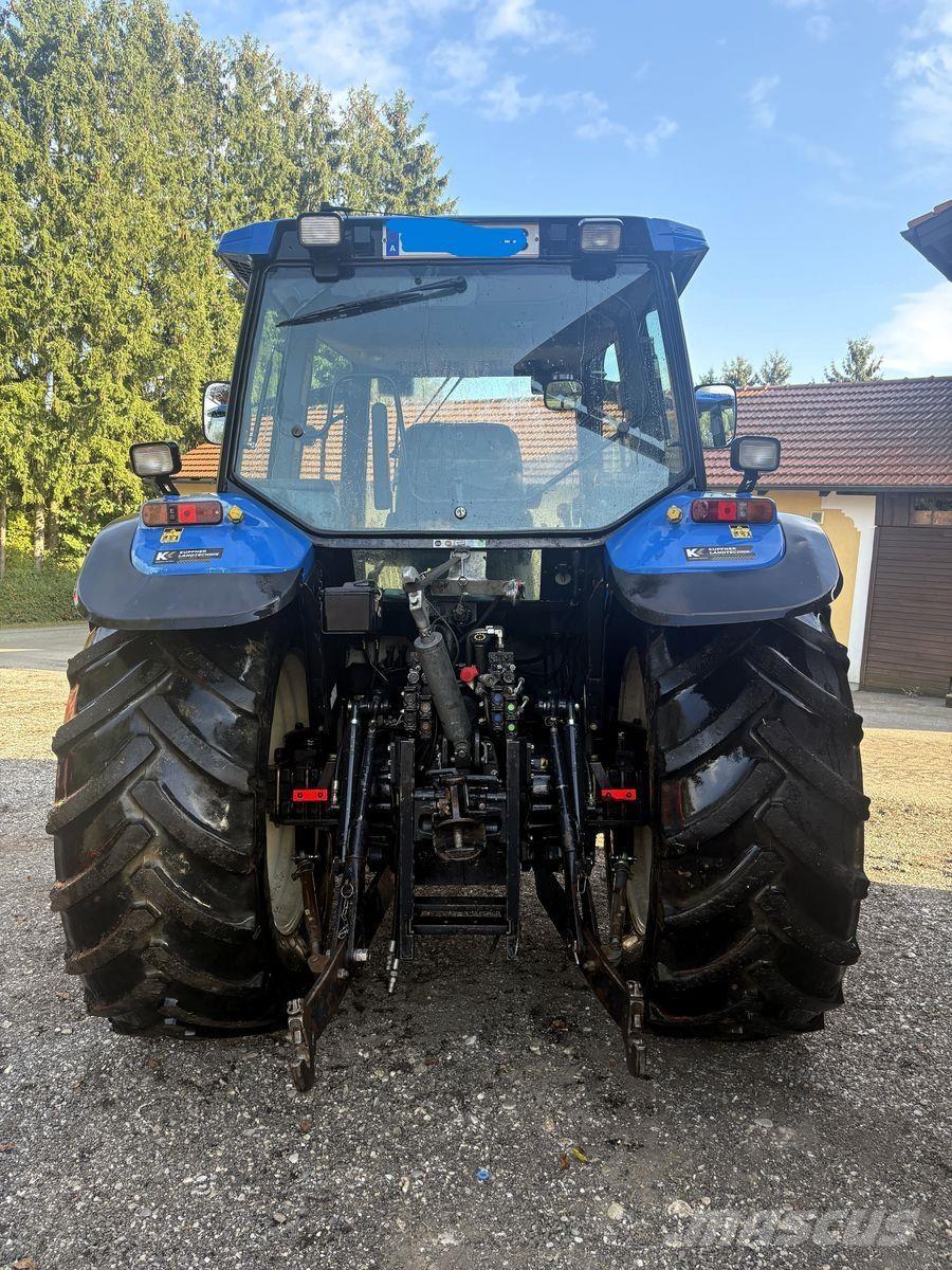 New Holland TS115 Tractoren