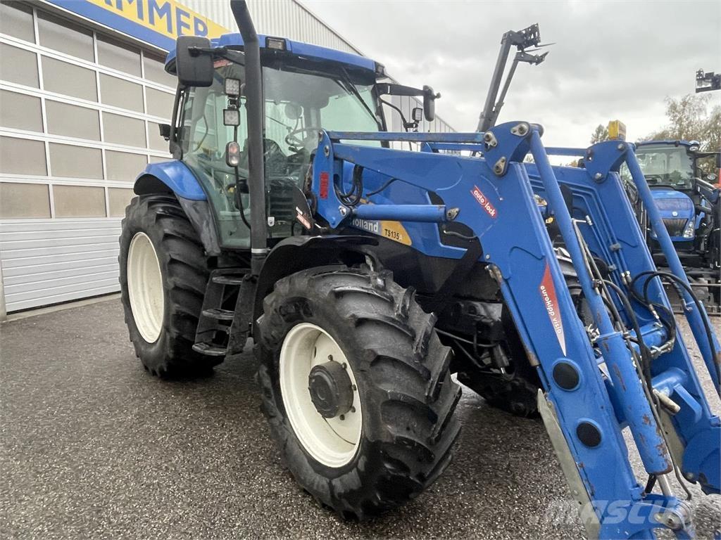 New Holland TS135A Tractoren