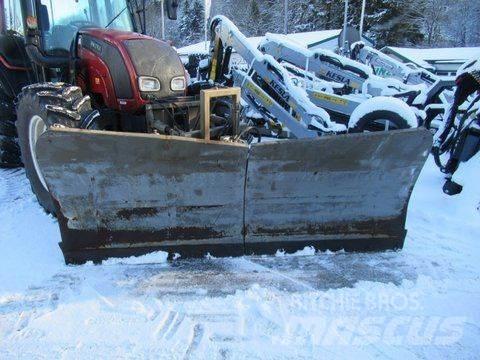  Schilcher 2704 Sneeuwschuivers en -ploegen