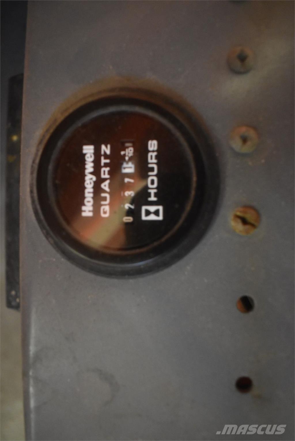 SkyJack SJ-III 3220 Knikarmhoogwerkers