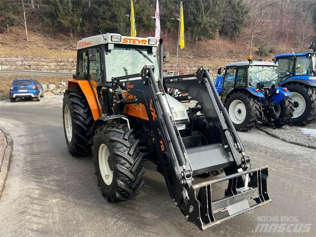Steyr 975A Tractoren