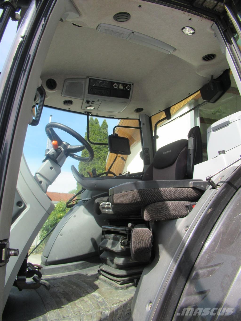 Valtra T 214D Tractoren