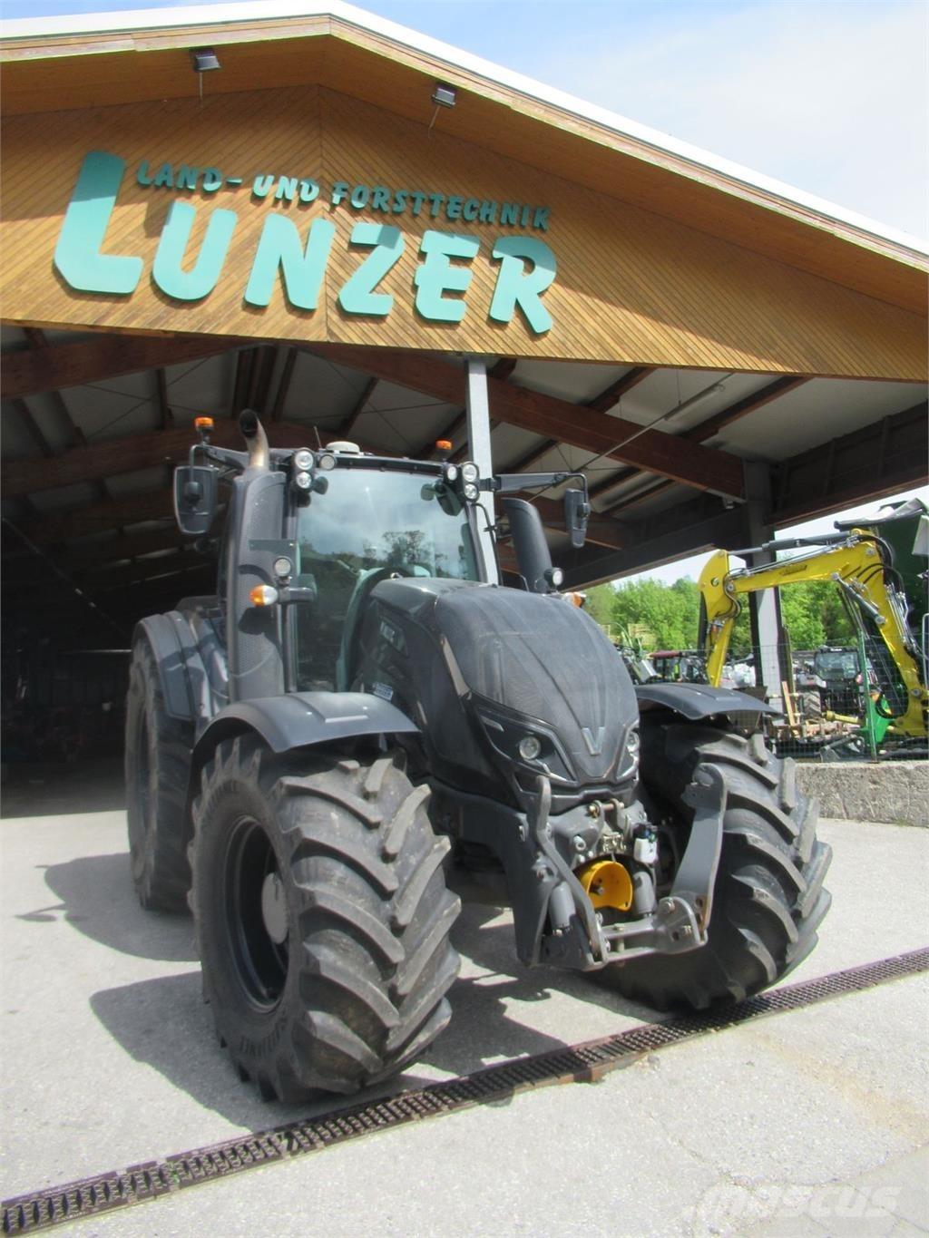 Valtra T214D Tractoren