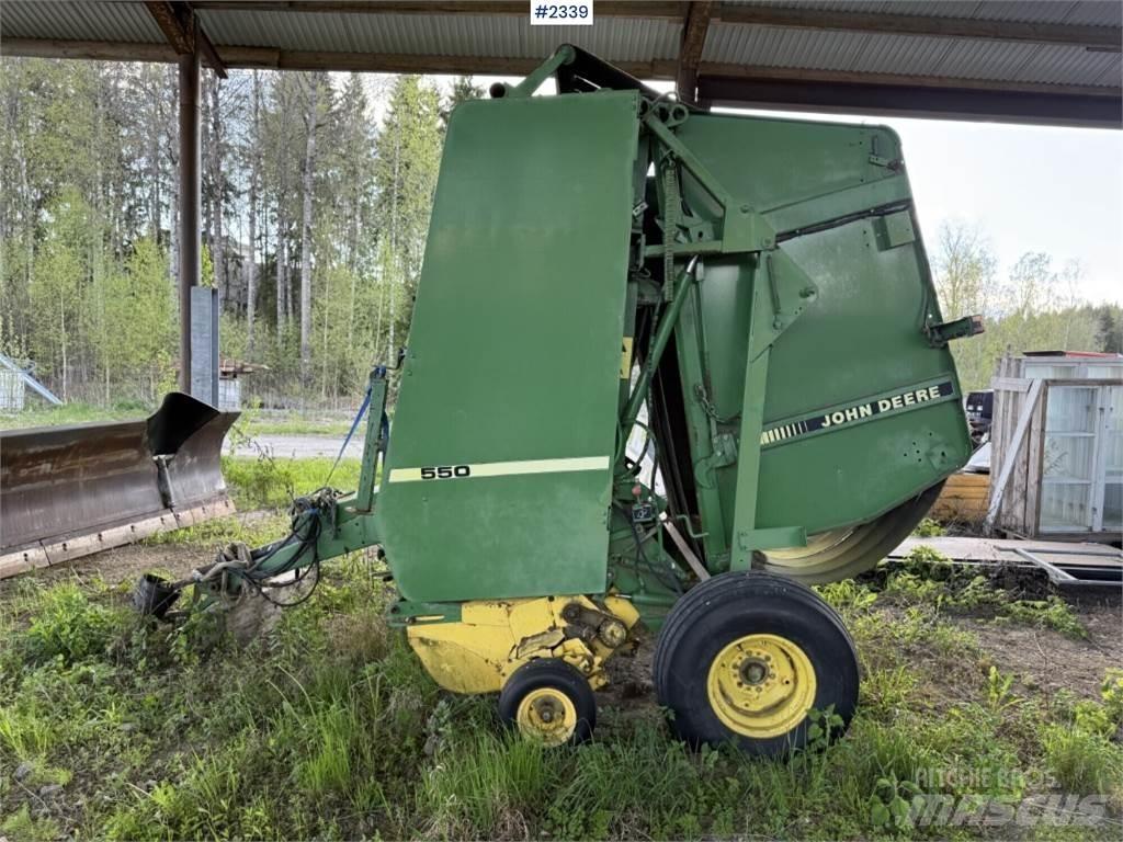 John Deere 550 Ronde-balenpersen