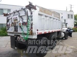 Mack RD688S Sneeuwschuivers en -ploegen