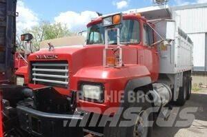 Mack RD688S Sneeuwschuivers en -ploegen