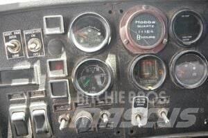 Mack RD688S Sneeuwschuivers en -ploegen