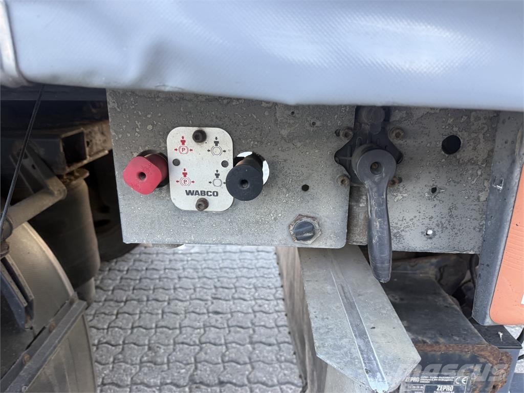 Kel-Berg 30 pl. Opleggers met meesturende achterwielen