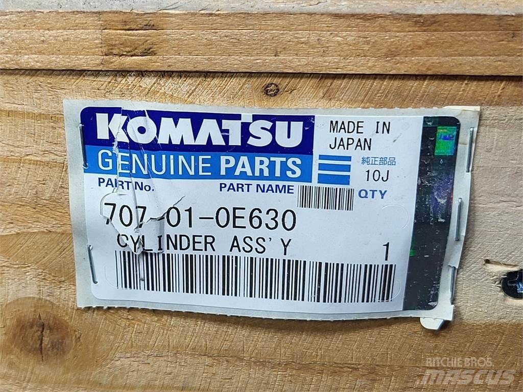 Komatsu 707-01-0E630 Transport - Anderen