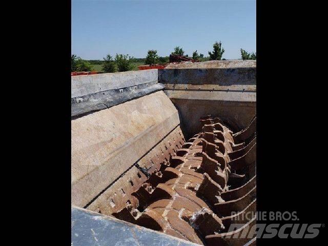 Terex TSS390T Shredders