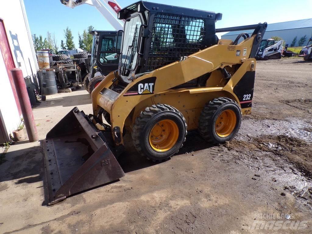 CAT 232 Schrankladers