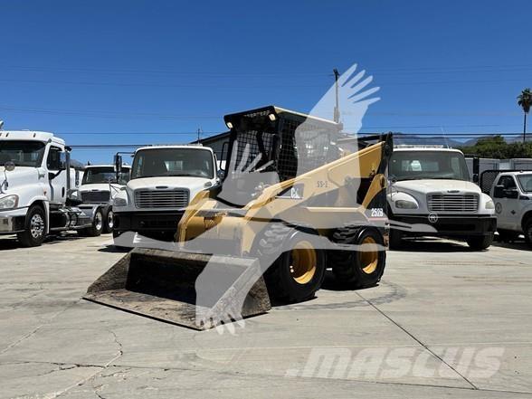 CAT 252B Schrankladers