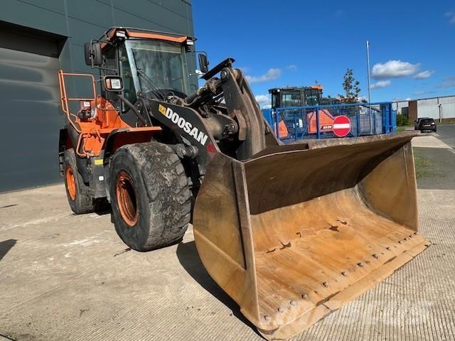 Develon DL300-5 Wielladers