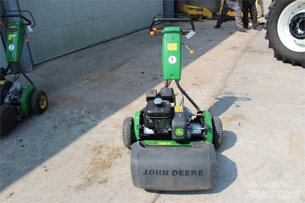 John Deere 220B Loopmaaier