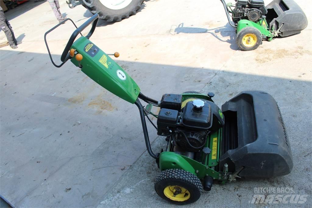 John Deere 220B Loopmaaier