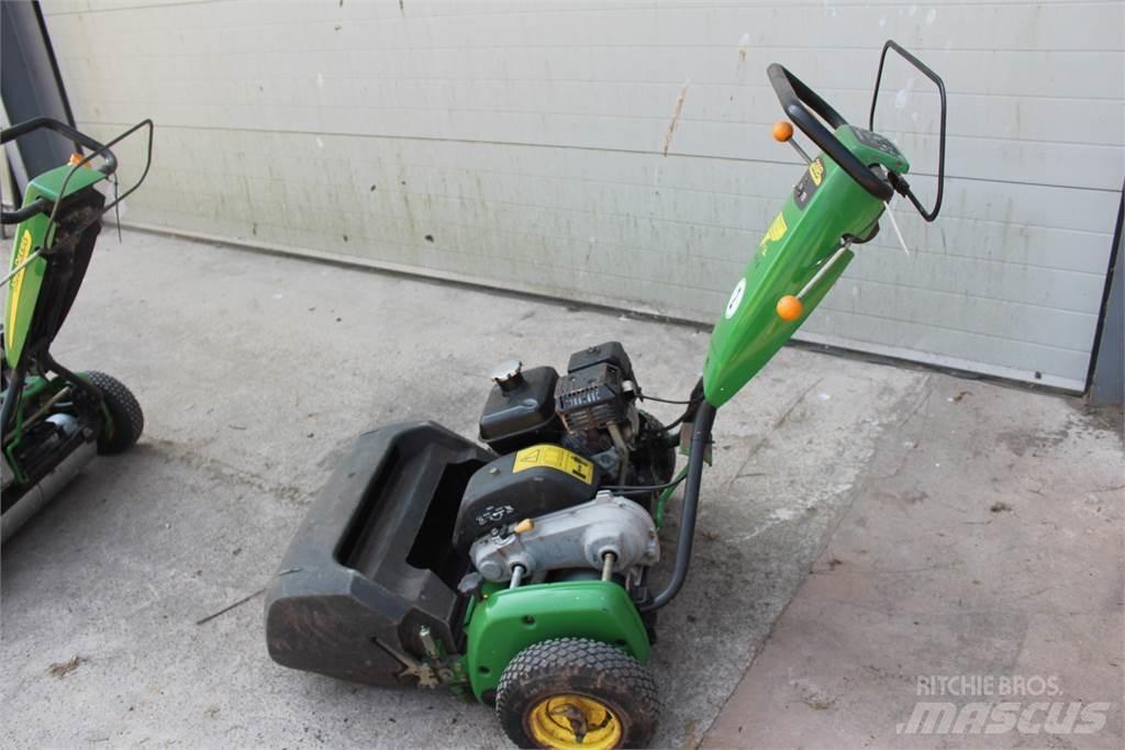 John Deere 220B Loopmaaier