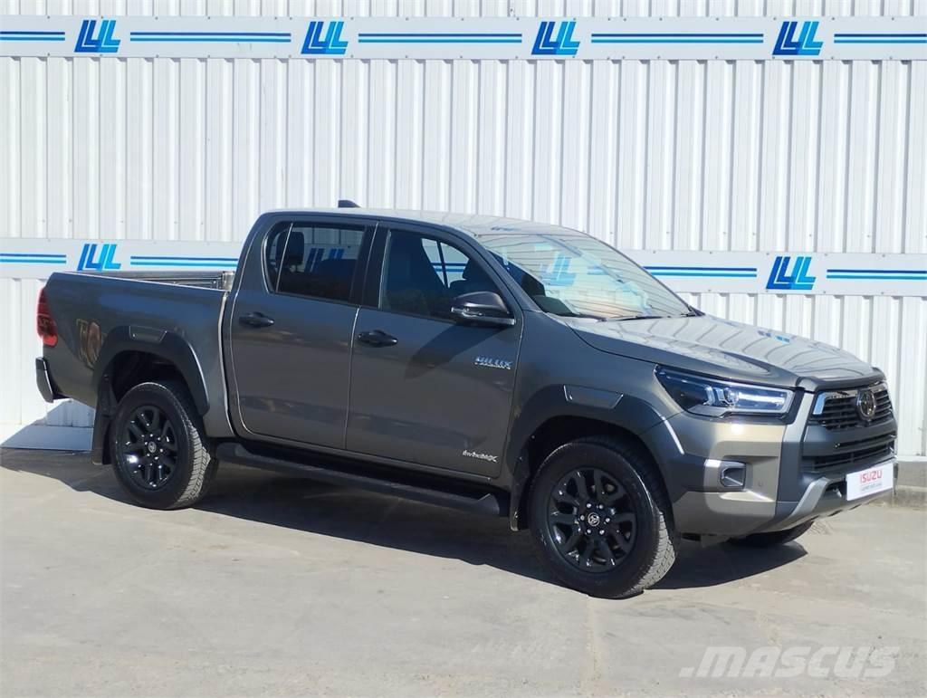 Toyota Invincible X Bestelwagens met open laadbak