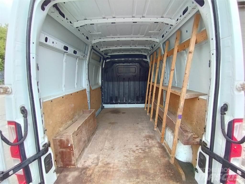 Vauxhall Movano Bestelwagens met open laadbak