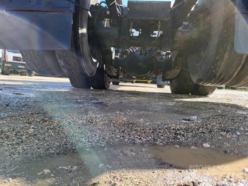 Volvo F10 Chassis met cabine