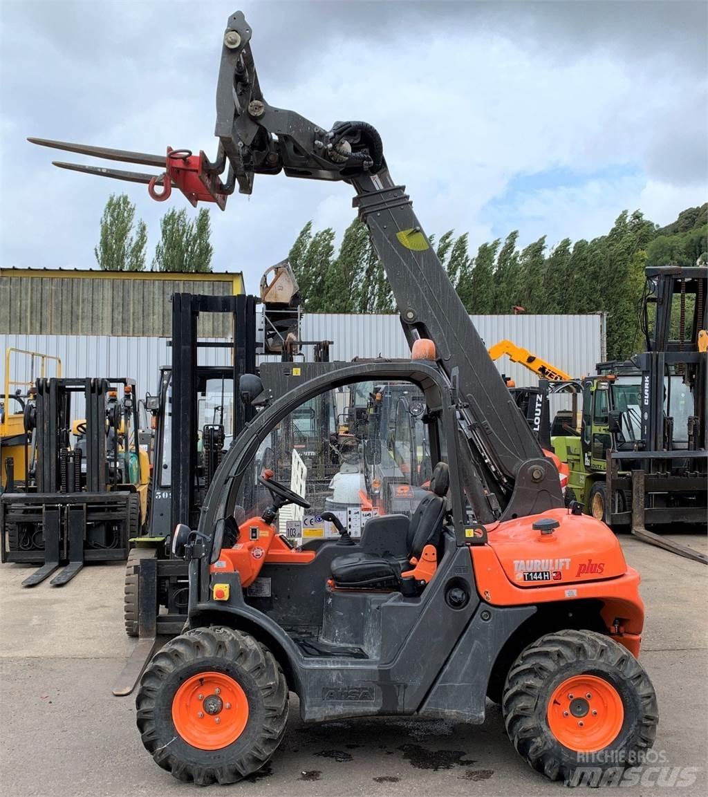 Ausa T144H Plus Verreikers voor landbouw