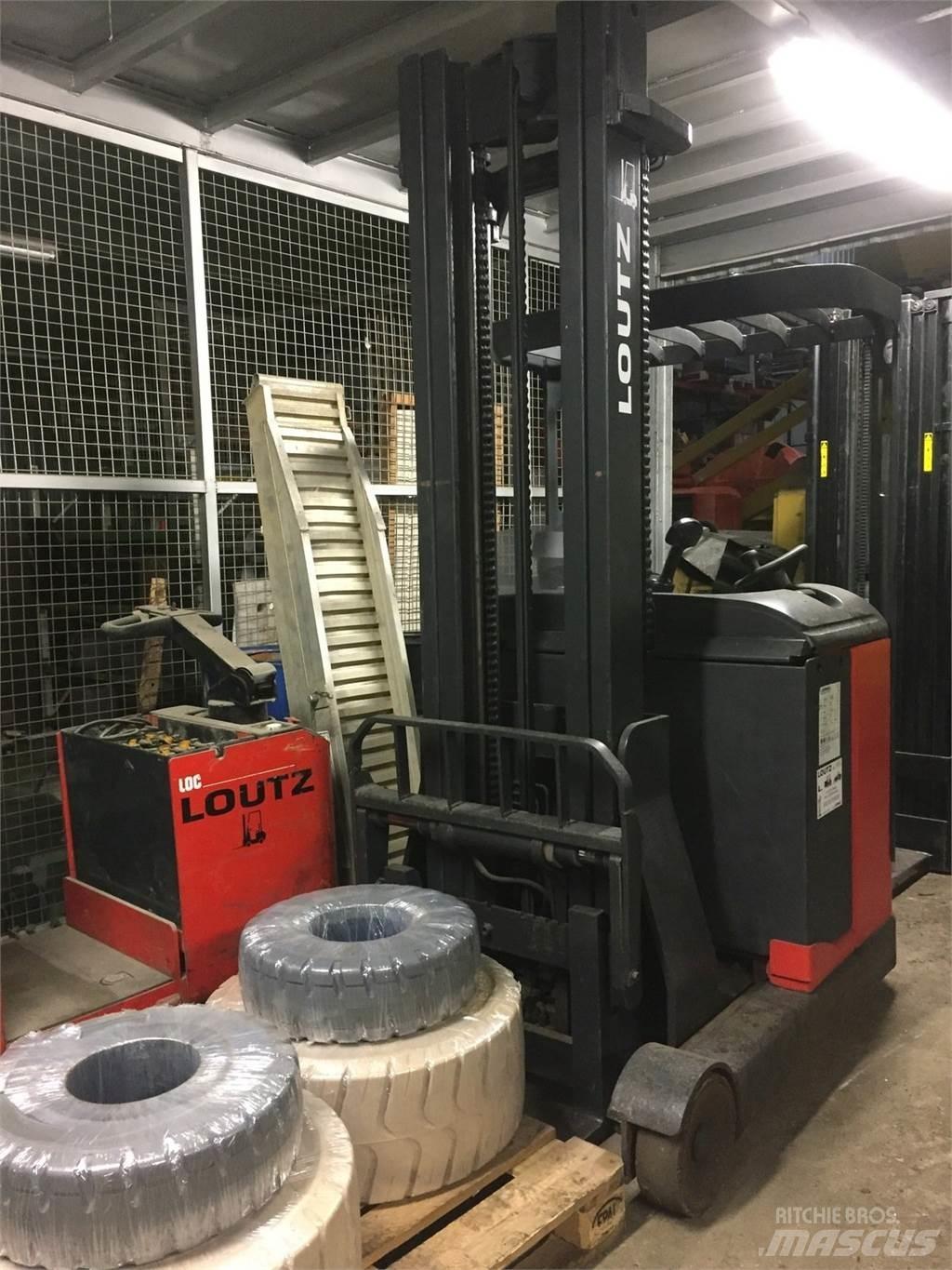 Fenwick R14 A Reachtruck voor hoog niveau