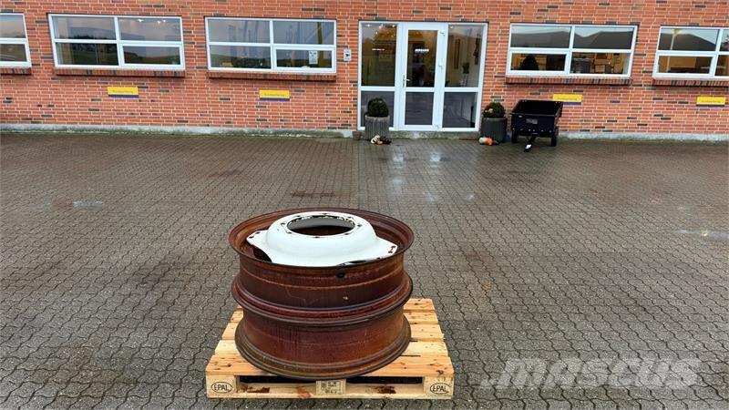 GKN 10X36 Banden, wielen en velgen