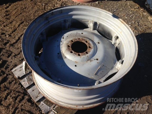 GKN 15X38 Banden, wielen en velgen