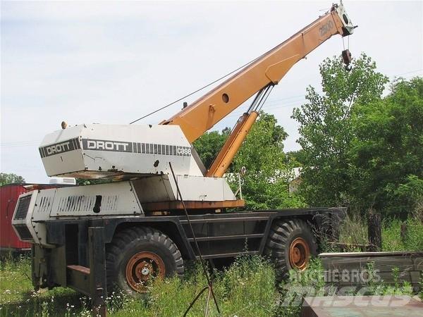 Drott 2500 Kranen voor alle terreinen