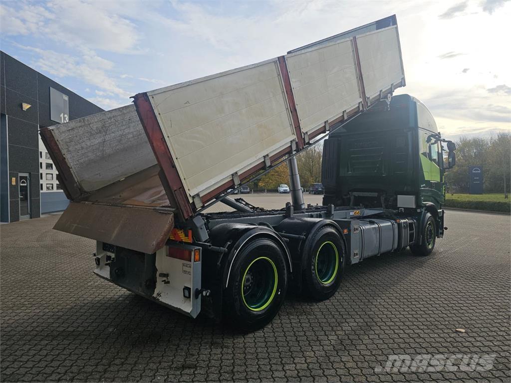 Iveco Stralis 560 6x4 Containertrucks met kabelsysteem