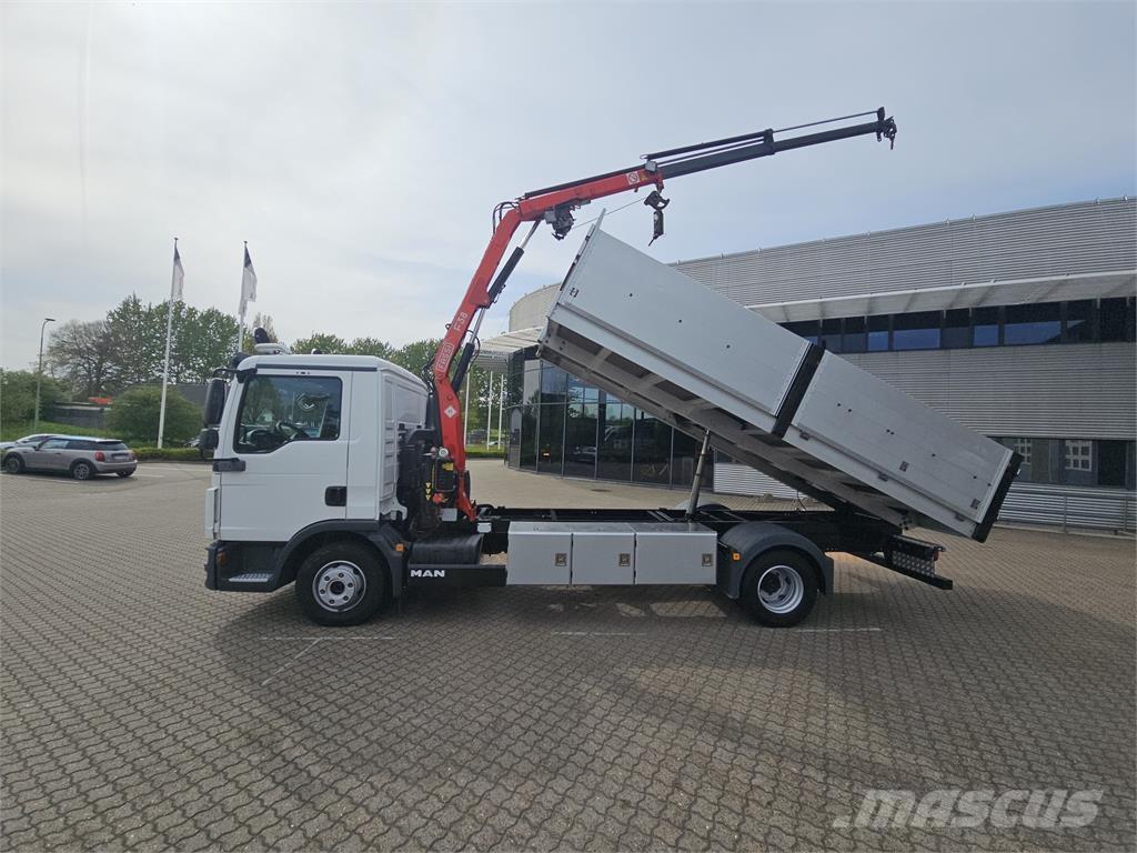 MAN TGL 10.220 Vlakke laadvloer met kraan