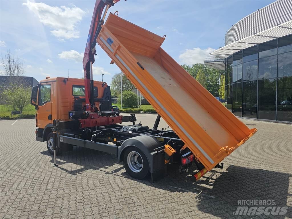 MAN TGL 8.220 Vlakke laadvloer met kraan
