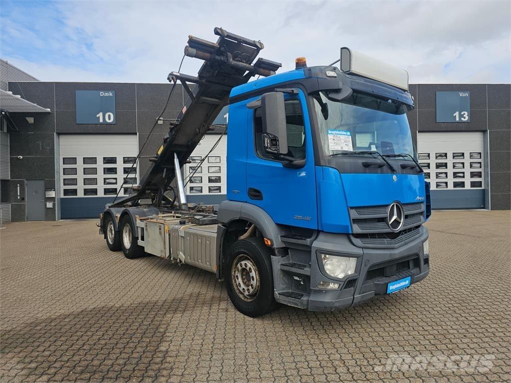 Mercedes-Benz Antos 2546 Containertrucks met kabelsysteem
