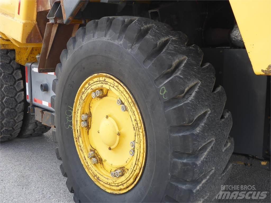 Komatsu HD325-7 Starre dumptrucks