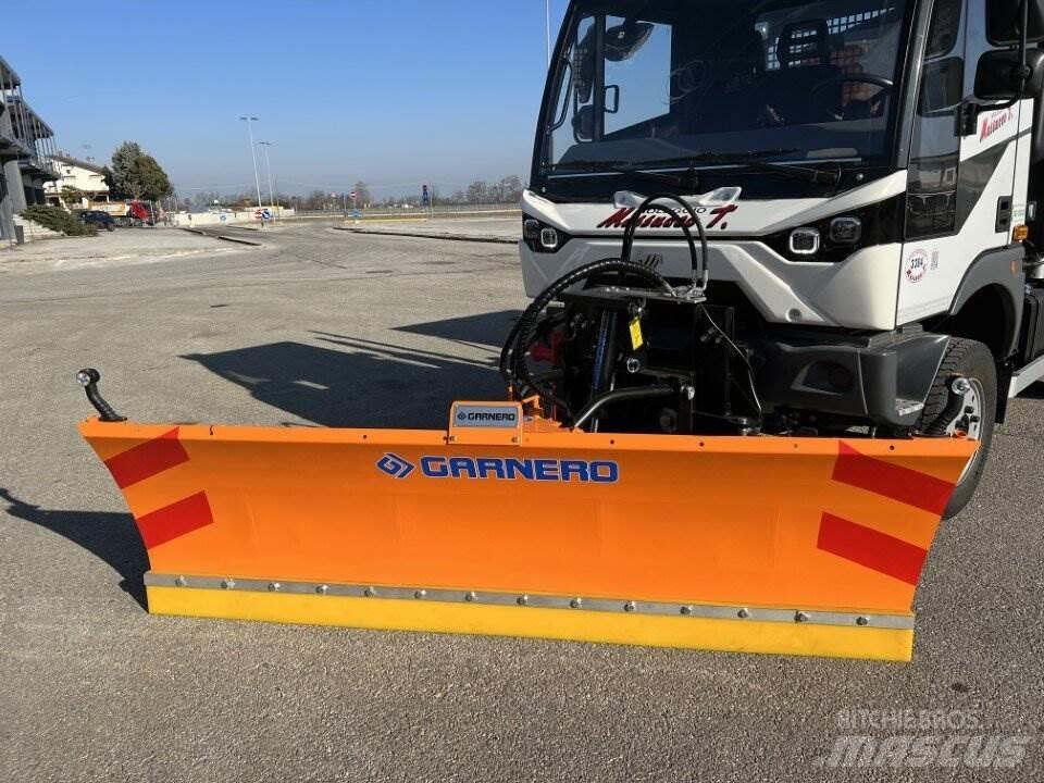 Aebi MT760 Sneeuwschuivers en -ploegen