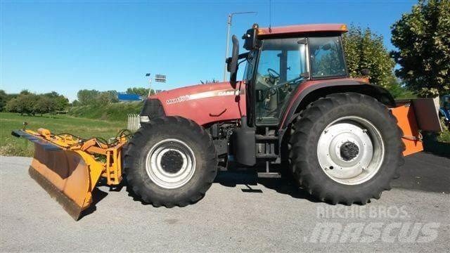 Case IH MXM190 Sneeuwschuivers en -ploegen