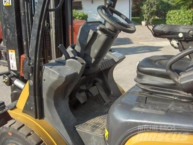 CAT DP30N Diesel heftrucks