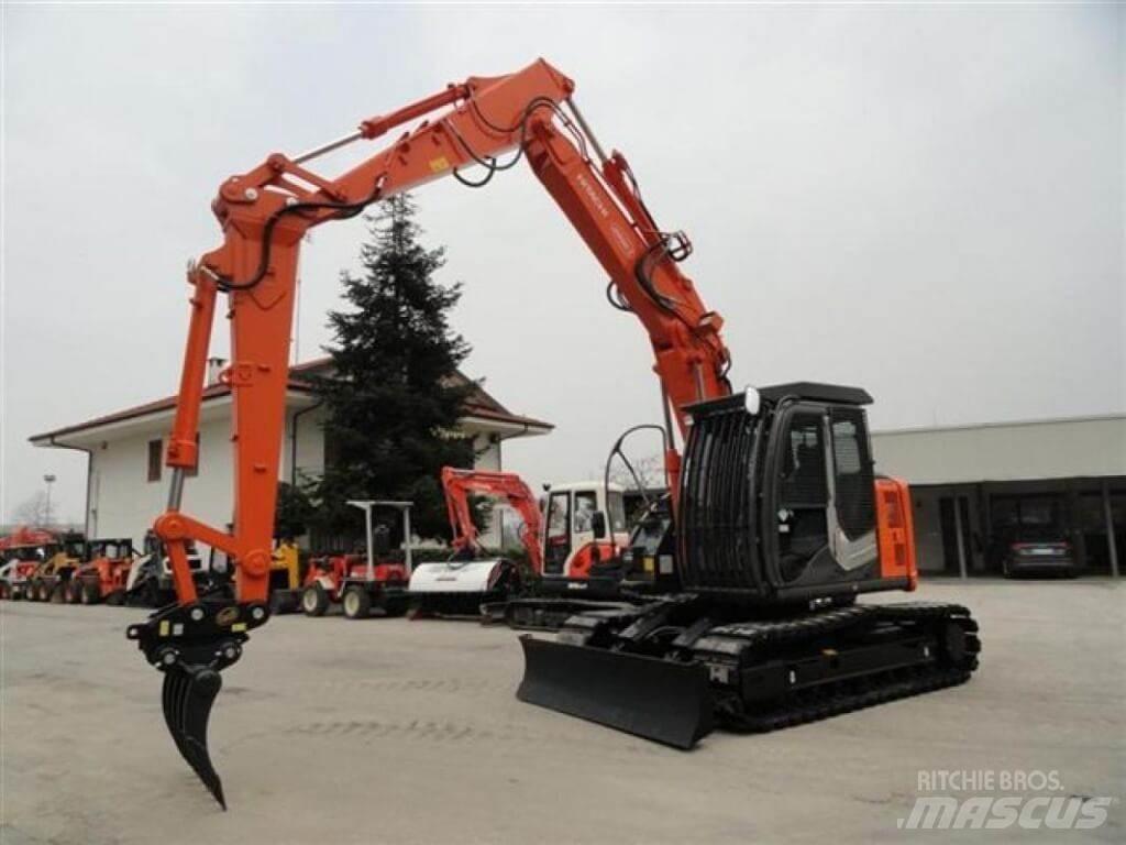 Hitachi ZX135 US-6 Graafmachines voor de bosbouw
