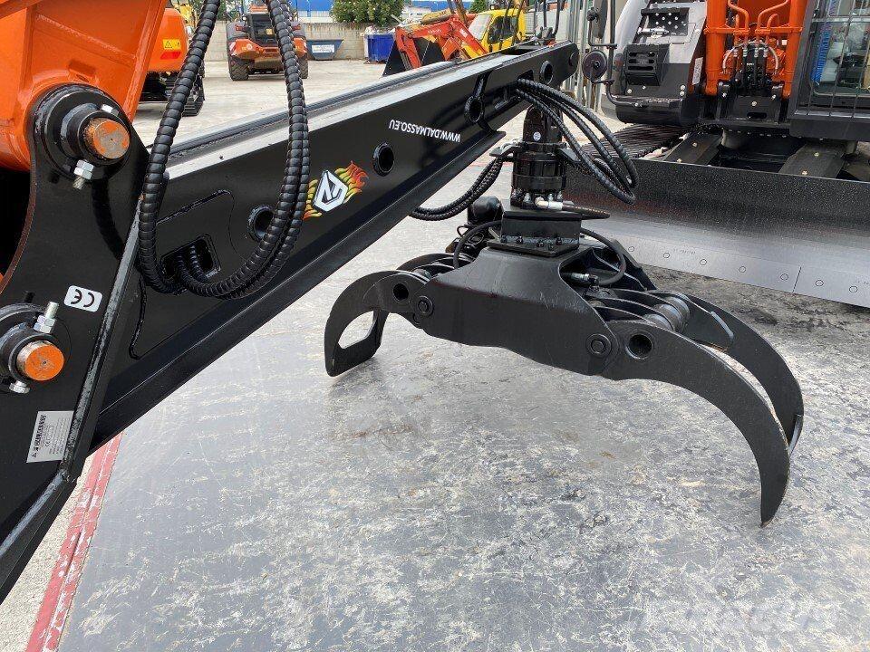 Hitachi ZX135US-6 Graafmachines voor de bosbouw