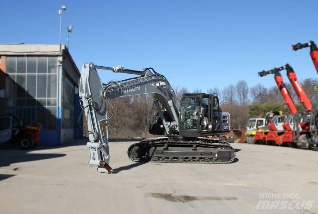 Hitachi ZX250LCN-6 Graafmachines voor de bosbouw