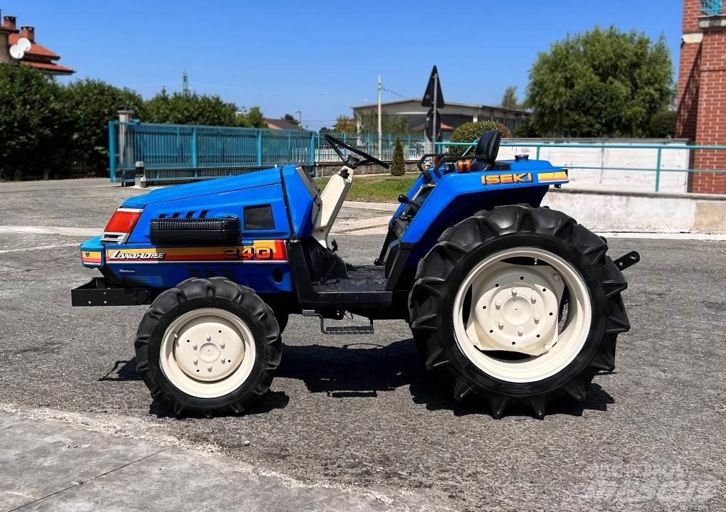 Iseki 240 4x4 Sneeuwschuivers en -ploegen