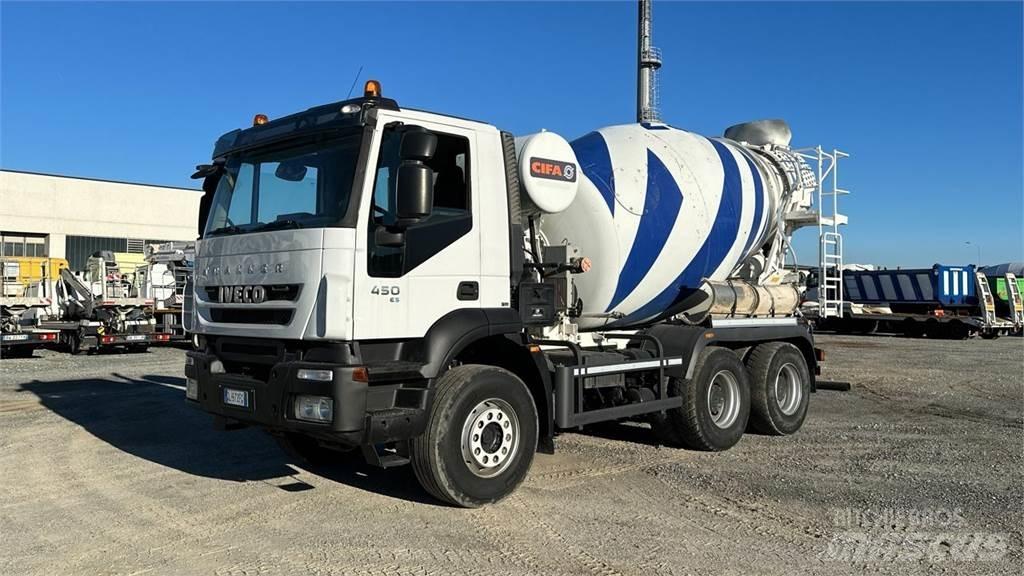 Iveco Trakker 450 6X4 Betonmixers en pompen