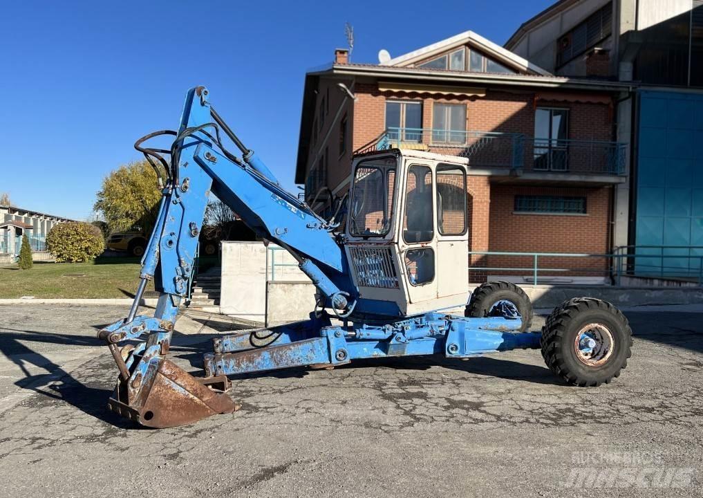  Kamo 3CX Graafmachines voor de bosbouw