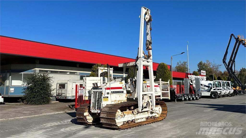 Liebherr RL 22 B Pijpleidingapparatuur