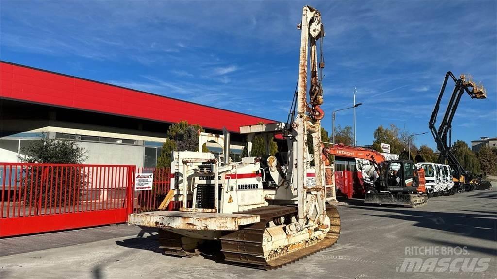 Liebherr RL 22 B Pijpleidingapparatuur