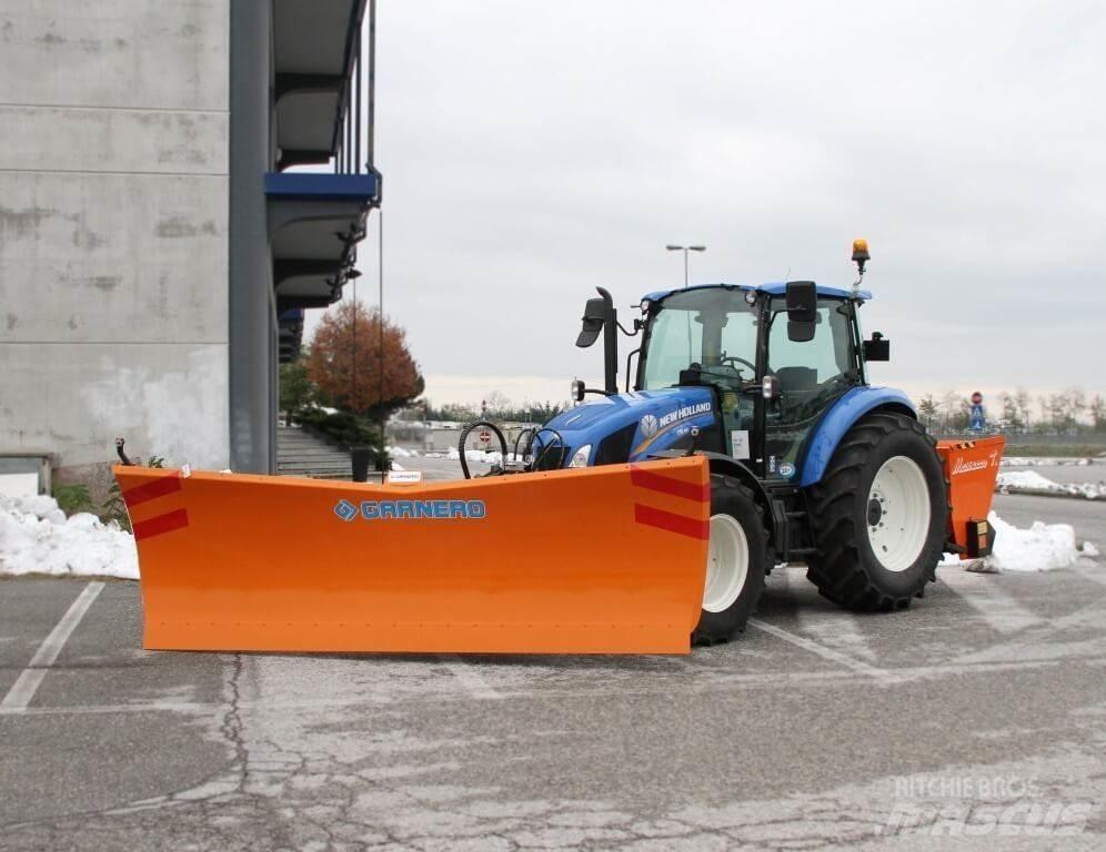 New Holland T5.115 Sneeuwschuivers en -ploegen