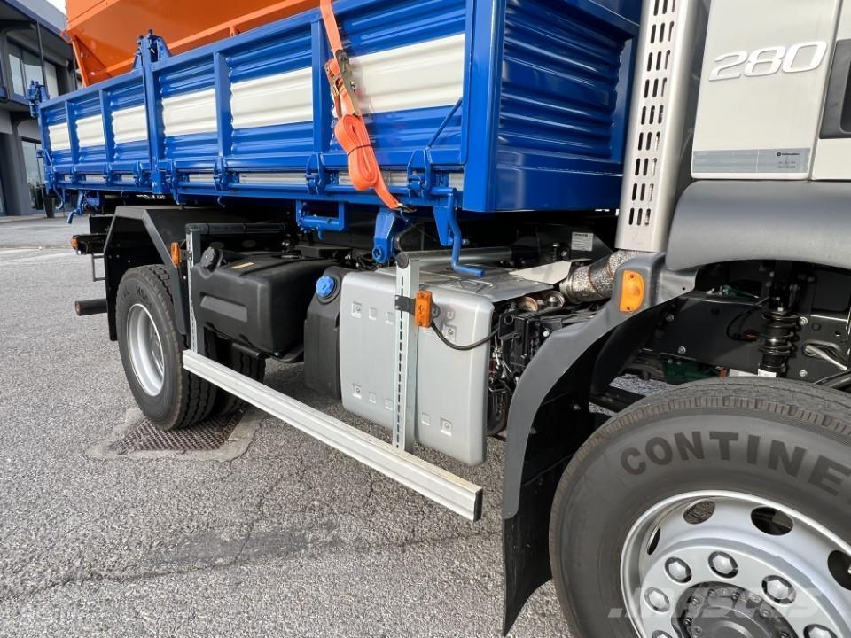 Volvo FL816-280 4X4 Sneeuwschuivers en -ploegen